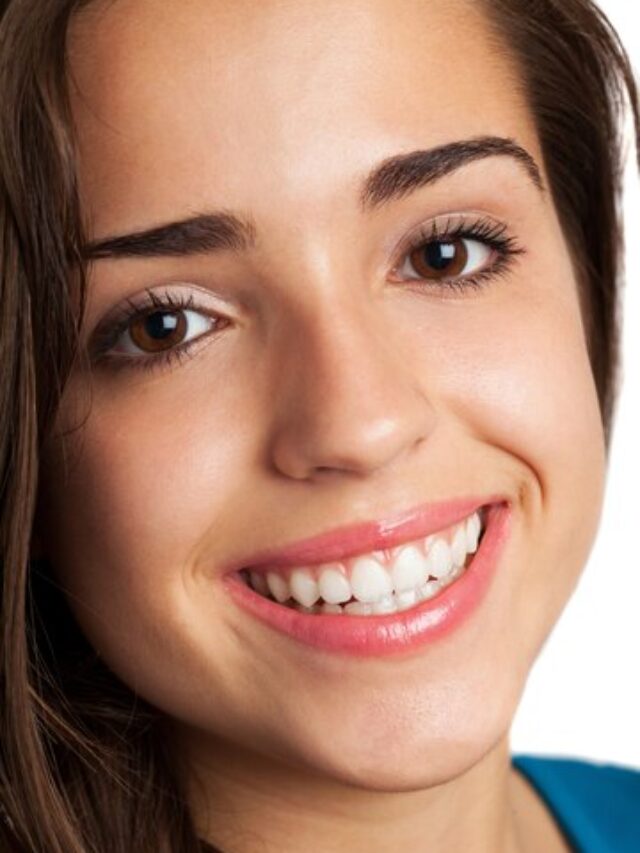 दांत सफेद करने के 11 आसान घरेलू तरीके